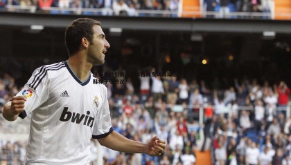 ued体育-低调备战引猜测，本西再发训练动态，仅露球鞋袜子引热议